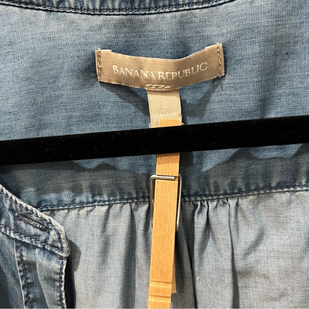 Banana Republic Sleeveless Chambray Shirt Size Small - Picture 6 of 8